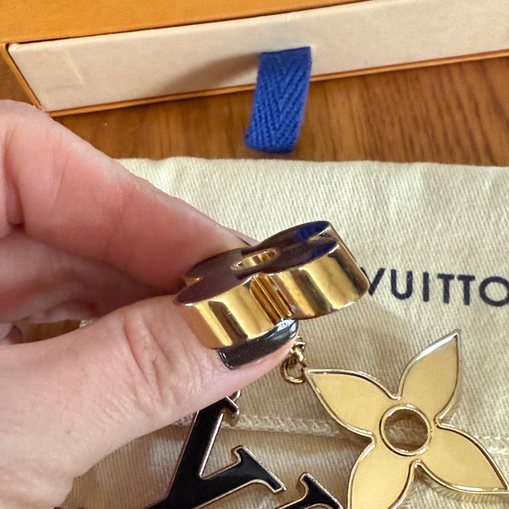 Louis Vuitton Gold and Black Floral Key Holder - Picture 8 of 11